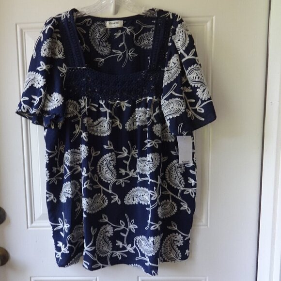Kindred women's top size 2X, blue with white embroidered paisley design soft NWT - Picture 1 of 11